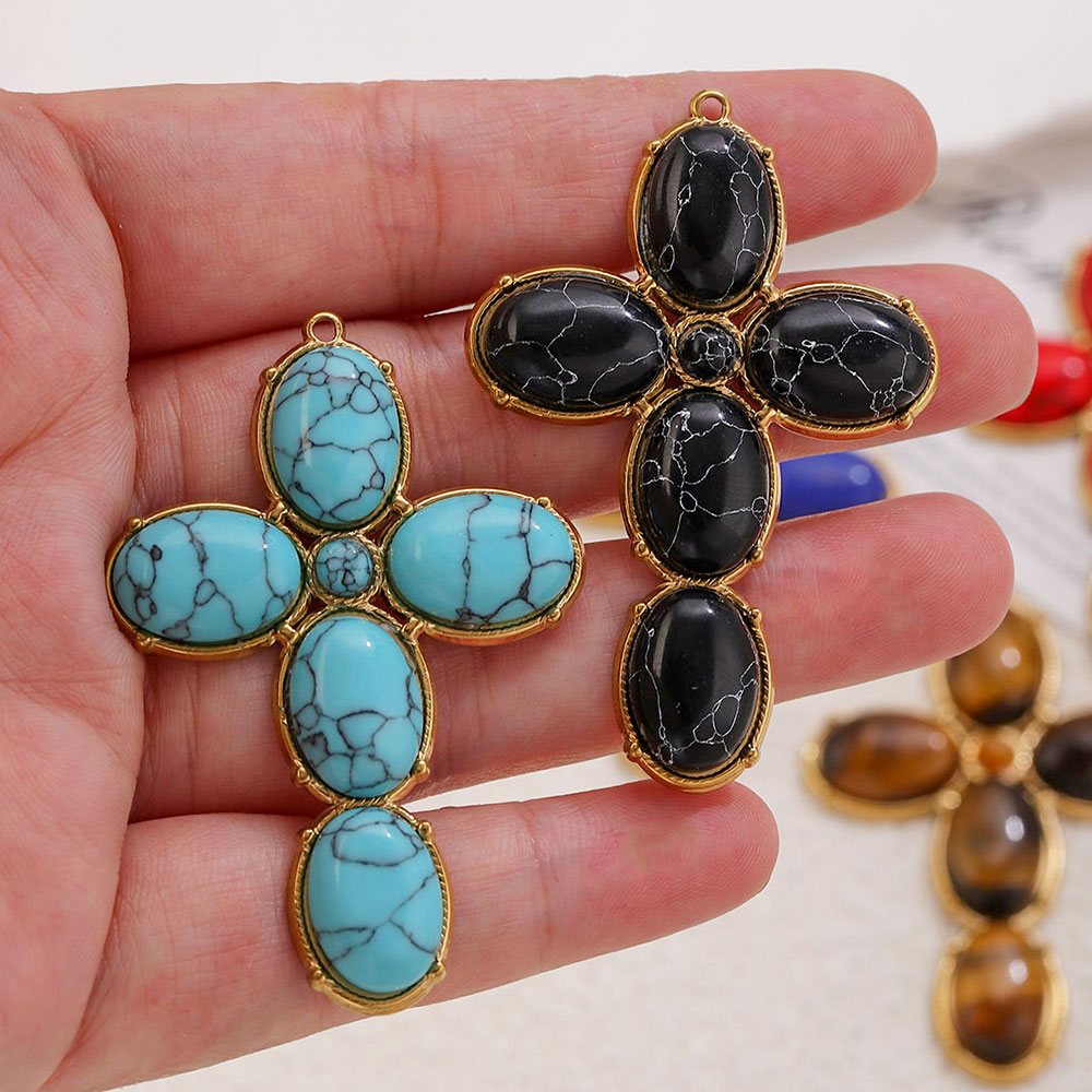 Vintage Collectibles For Sale - Breloques en acier inoxydable, grand pendentif